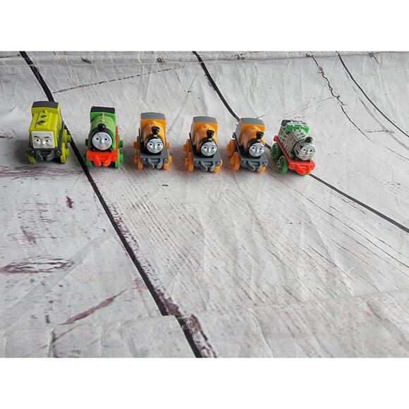 Thomas The Tank Engine Train & Friends Minis Micro Lot Percy Dash Scruff Lot 6 - Picture 1 of 9